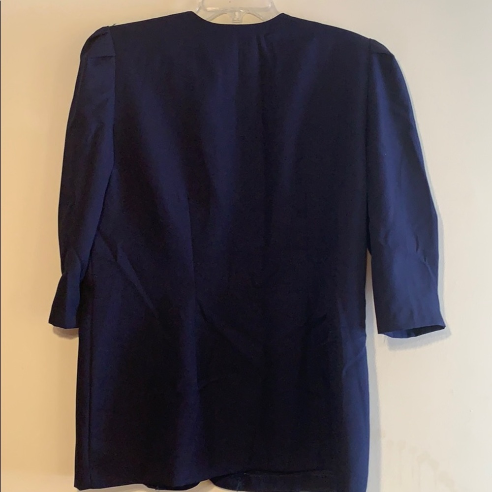 Classic Apparel Top - Picture 2 of 7